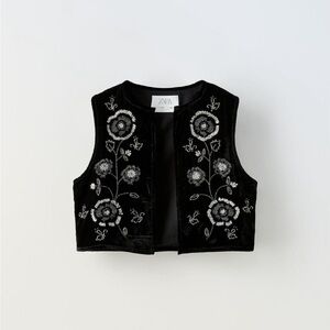 Kids embellished “velvet” vest
Size 8 years old
Brand Zara